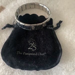 EUC Pampered Chef silver color charm bracelet w/ pouch